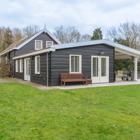 Aanbouw en verbouw woning Schuddebeurs door V&V Bouw achterzijde