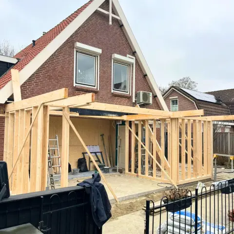 Aanbouw woning Nieuwerker door V&V Bouw
